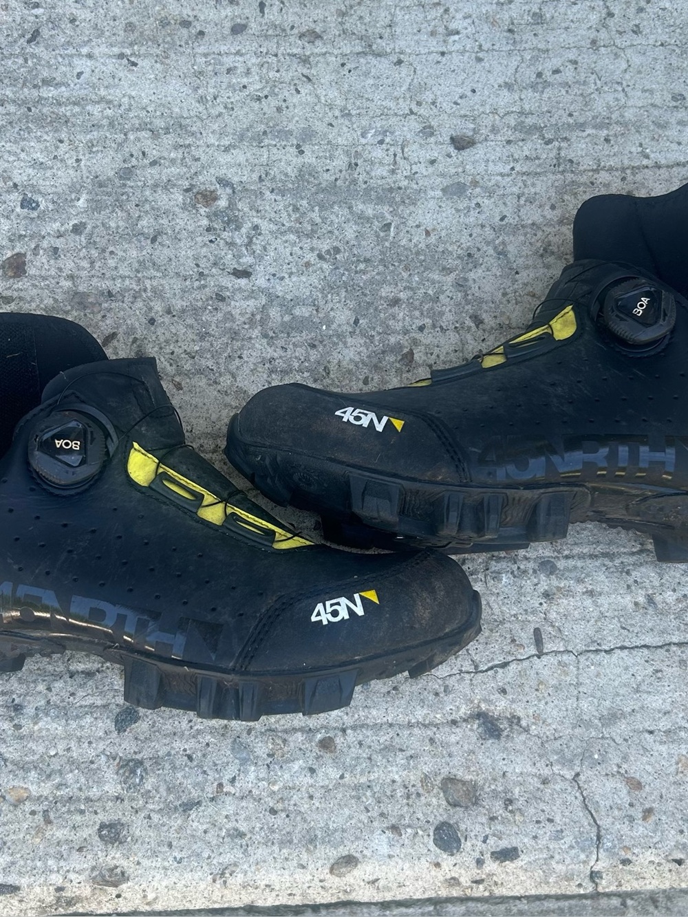 Women’s Black Cycling Shoes with Yellow Accents